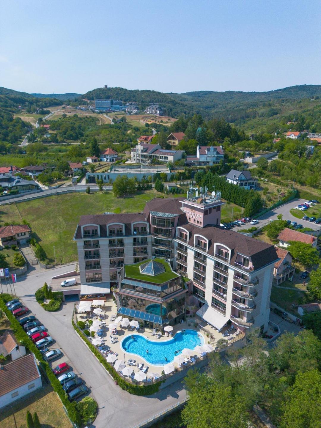 Hotel Premier Aqua - Adults Only Врднік Екстер'єр фото Aerial view of the hotel