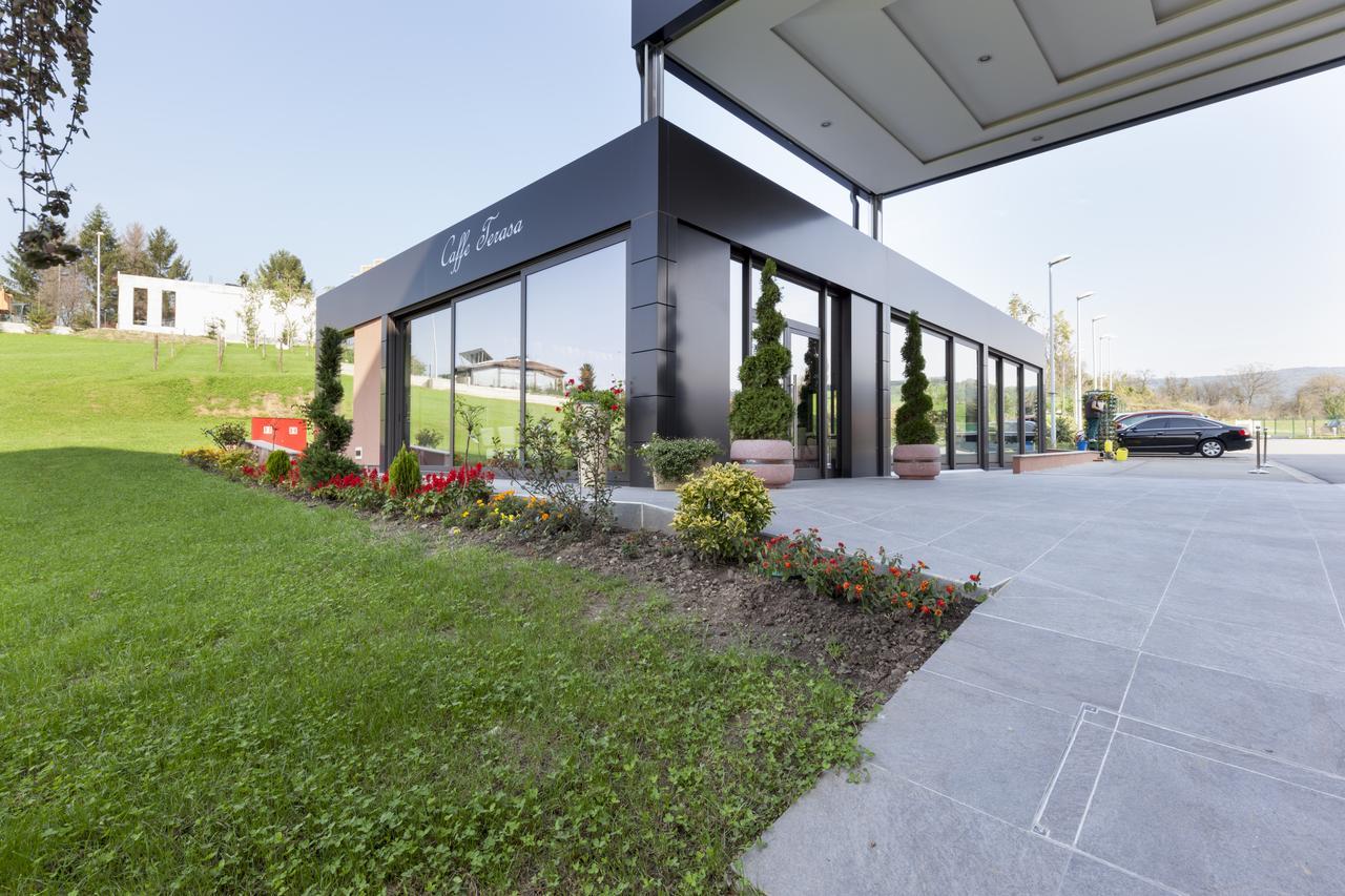 Hotel Premier Aqua - Adults Only Врднік Екстер'єр фото Entrance of the new crematorium